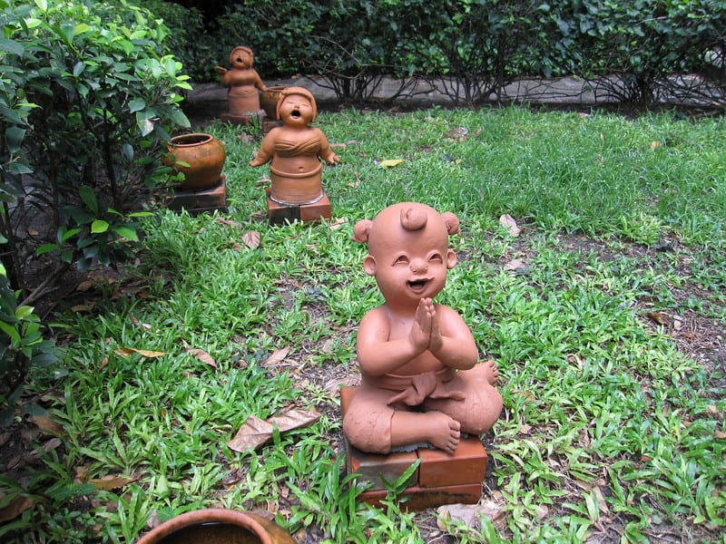 Bangkok Tuptim Shrine : Many Wooden Penis Statues