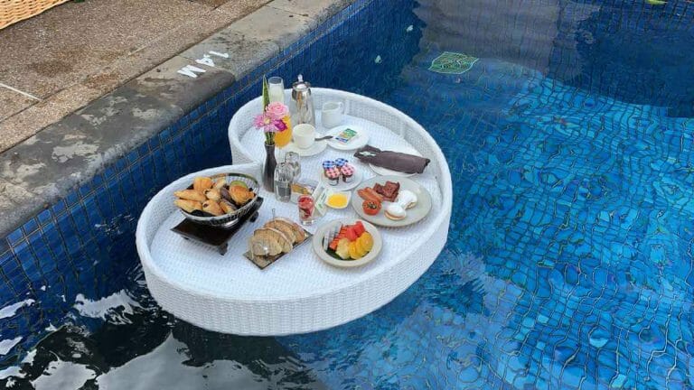 Banyan Tree Bintan Floating Breakfast