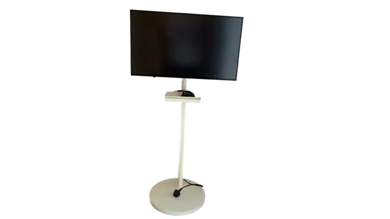 EDGEWALL Moving Stand for Monitor : A Useful Thing 18 EDGEWALL Moving Stand for Monitor