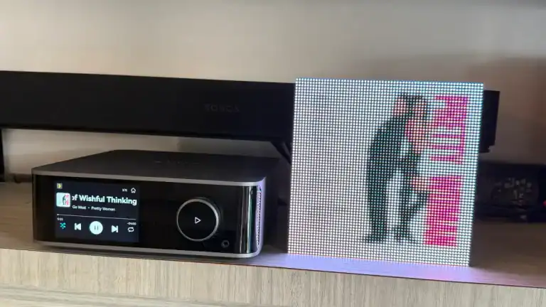 Tuneshine pixel display showing album art of Pretty Woman